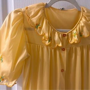 Vintage 60s Floral Romantic Embroidered Blouse